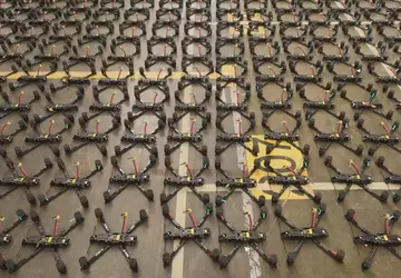 Die ukrainischen Verteidigungskräfte haben 1.000 FPV-Kampfdrohnen ...