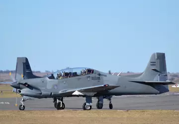 Argentinische Luftwaffe erhält erste modernisierte Embraer ...