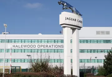Jaguar Land Rover ist weiterhin gelähmt ...