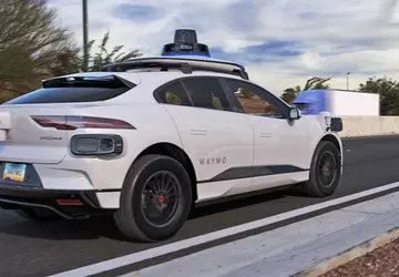 Waymo ruft mehr als tausend Robotertaxis ...