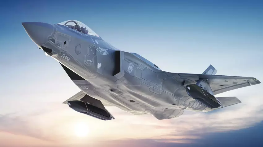 Die US-Marine wird die Kampfflugzeuge des Typs F-35 Lightning II mit fortschrittlichen AGM-158 JASSM-Raketen ausstatten, die eine Startreichweite von mehr als 370 km haben