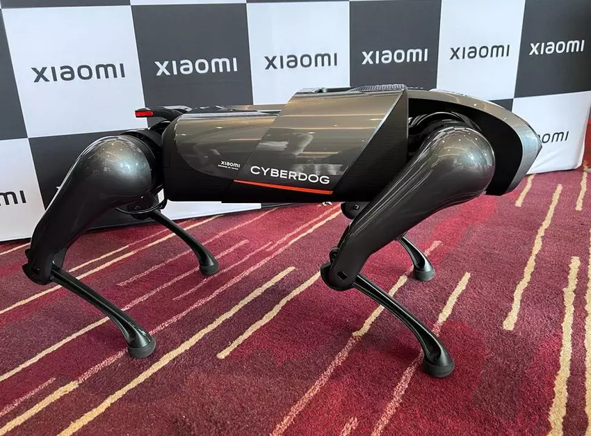 Xiaomi zeigt CyberDog $1500 Roboterhund live
