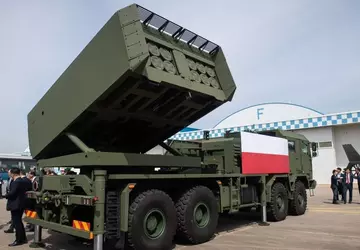 Polen zeigt erstmals Südkoreas Raketensystem K239 ...