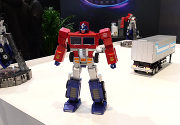 Robosen und Hasbro haben Optimus Prime ...