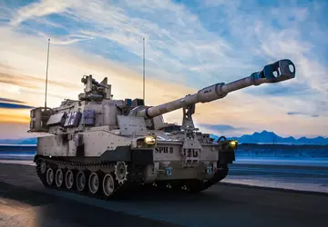 Die ukrainische Artillerie verwendet M549A1-Raketen mit ...