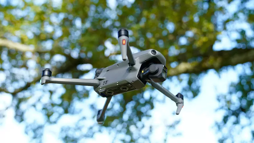 Der ukrainische Geheimdienst erhält 50 DJI Mavic 3 Quadcopter und 200 UZI Periskope für 128.750 Euro