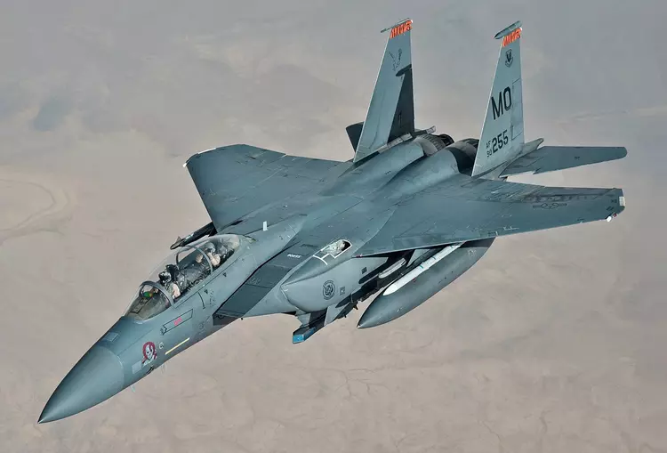 Amerikaner testen F-15E mit neuen kostengünstigen ...