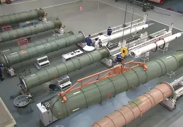 Die Ukraine erhält über das paramilitärische ...