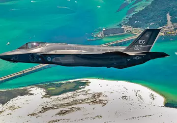 Die US-Luftwaffe warnt die Bewohner Floridas ...