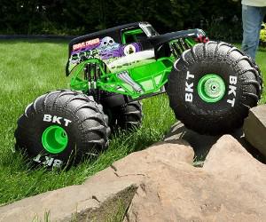 1:6 Monster Jam Offizieller Mega Grave ...