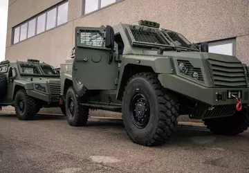 Ukrainische Fallschirmjäger erhielten 11 gepanzerte italienische ...