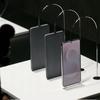 Galaxy S25 Edge Smartphone auf der Messe ausgestellt