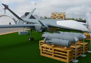 Russland hat den Erstflug der Kampfdrohne ...