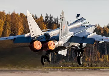 Überschallkampfflugzeug MiG-31 der vierten Generation in ...