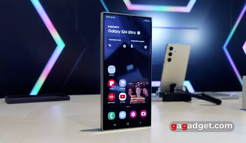 Die Always-On-Display-Funktion mit Hintergrundbild im Galaxy S24 wird in älteren Samsung-Smartphones nicht angezeigt