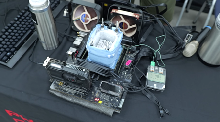 Intels Sapphire Xeon-Chip der 16-Kern-Generation übertaktet auf 7,2 GHz, fällt aber bei Leistungstests durch