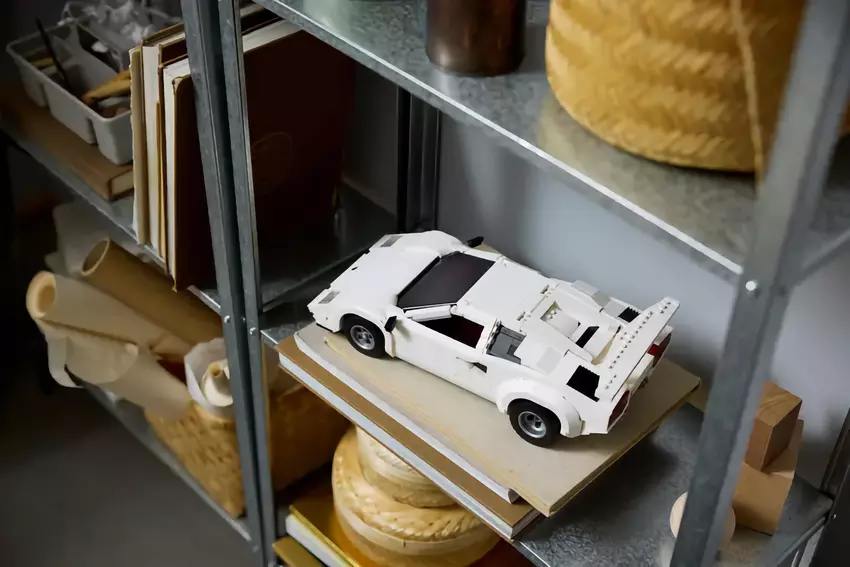 LEGO hat das Lamborghini Countach 5000 Quattrovalvole Set vorgestellt: 1506 Teile und ein Preis von $179