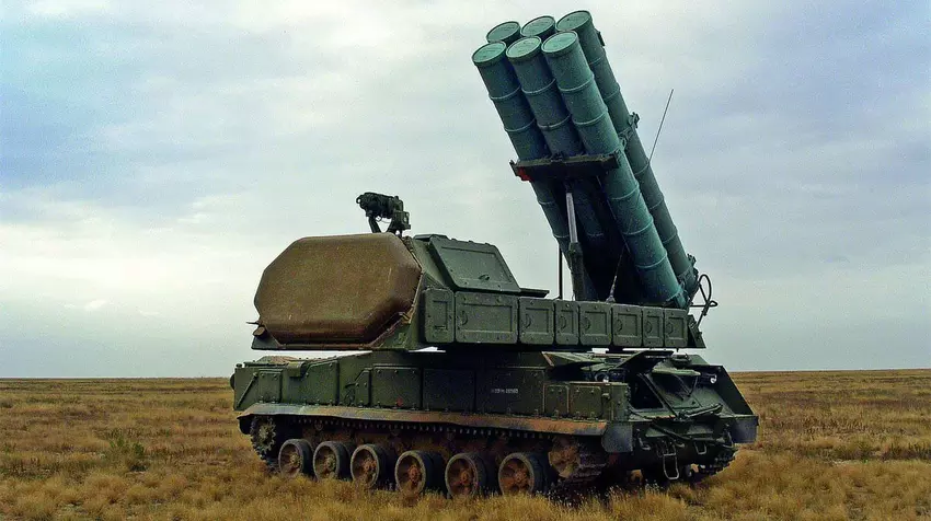 Eine ukrainische FPV-Drohne traf die Abschussrampe eines modernen russischen Buk-M3 Boden-Luft-Raketensystems