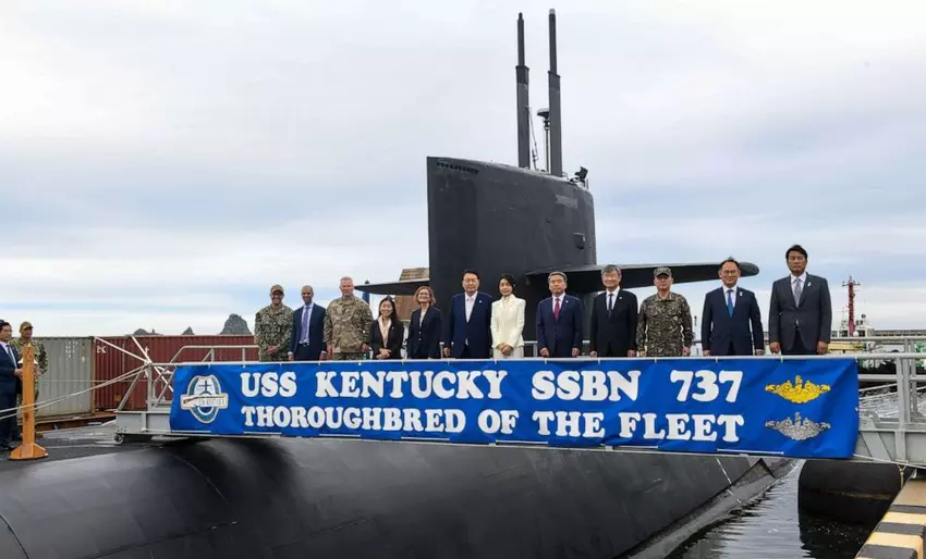 ABC News sendete einen Exklusivbericht vom atomgetriebenen U-Boot USS Kentucky (SSBN-737), das Atomwaffen tragen kann und kürzlich in der Republik Korea eingetroffen ist