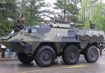 Finnische amphibische Schützenpanzer Sisu XA-180 werden ...