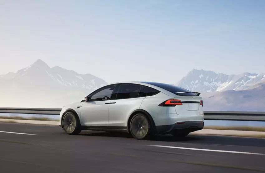 Tesla bittet die Texaner, keine Elektroautos aufzuladen, und Bergleute mussten wegen der ungewöhnlichen Hitzewelle ihre Betriebe schließen