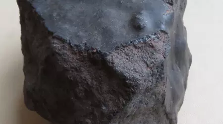 Wissenschaftler haben den ersten Meteoriten irdischen Ursprungs gefunden - er verließ die Erde und kehrte erst Tausende von Jahren später zurück