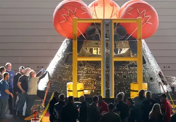 Orion trifft drei Wochen nach der ...