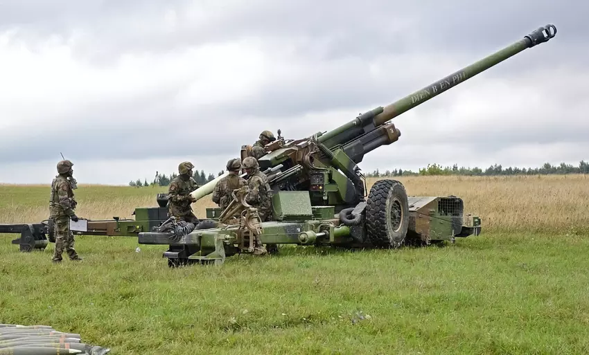 Nicht nur Caesar-Kanonen und gepanzerte Mannschaftstransportwagen VAB: Frankreich wird der Ukraine 155-mm-Haubitzen TRF1 liefern, die bis zu 30 km weit schießen können
