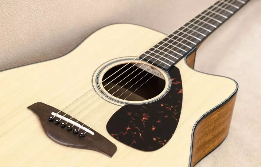 Yamaha FGX800C Akustikgitarre 1000 Euro