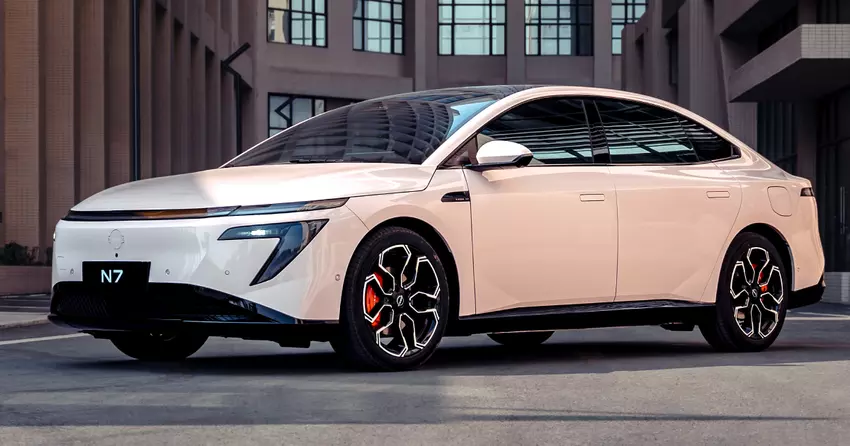 Nissan hat in einem Monat 17.000 Bestellungen für die N7-Limousine erhalten und plant nun, sie weltweit zu verkaufen