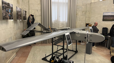 Ukraine präsentiert Angriffsdrohne FP-1, die 1600 km weit fliegen kann