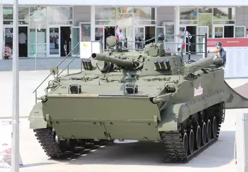 Russland führt unbemannten BMP-3 mit KI, ...