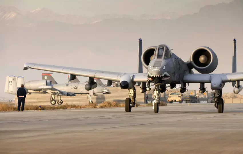Das ikonische Kampfflugzeug A-10 Thunderbolt II wird in den Nahen Osten gehen, um die F-15E Strike Eagle und die F-16 Fighting Falcon zu unterstützen