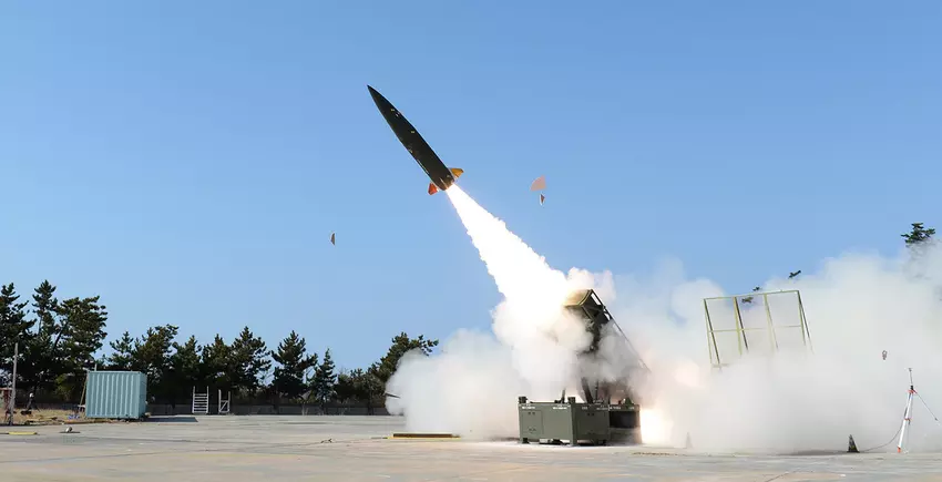 Die Republik Korea investiert 218 Millionen Dollar in die Entwicklung der taktischen ballistischen Rakete KTSSM-II zur Abwehr nordkoreanischer Bunker und Raketensysteme