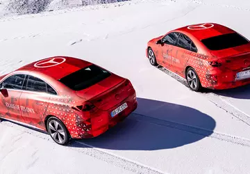 Mercedes-Benz senkt Kosten und setzt erneut ...