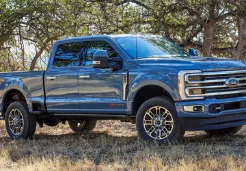 Eine IIHS-Studie ergab, dass große Autos ...