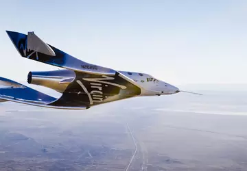 Virgin Galactic schickt zum ersten Mal ...
