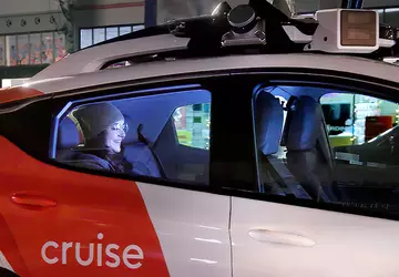 Cruise ruft 950 unbemannte Fahrzeuge zurück, ...