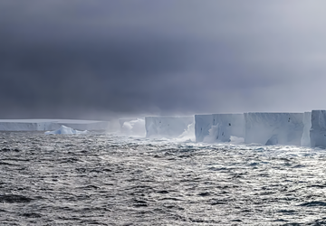 Der größte Eisberg der Welt mit ...