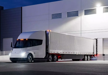 Tesla beginnt mit dreijähriger Verspätung mit ...