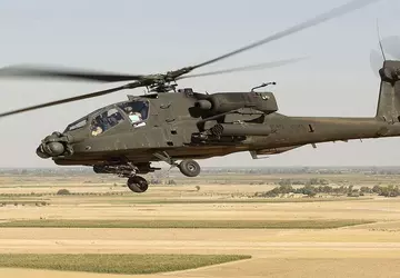 Apache-Hubschrauber stürzt in den USA zum ...