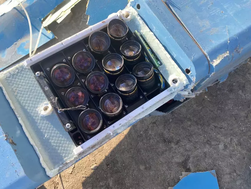 Die AFU schoss eine geheime russische Drohne "Kartograf" ab, die für den FSB entwickelt wurde. Sie verfügt über 12 Kameras und kann Panoramaaufnahmen von dem Gebiet machen.