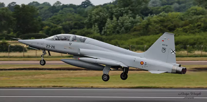 Spanien investiert 40 Millionen Euro in die Modernisierung von 19 Northrop F-5B-Kampfflugzeugen und verlängert damit deren Lebensdauer bis 2030