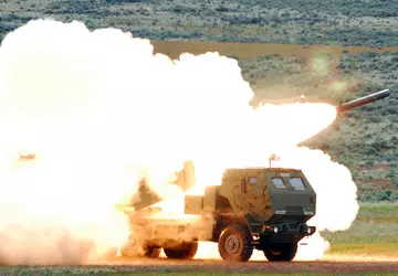 HIMARS MLRS zerstört russische Militärbasis in ...