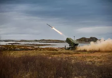 Kanada wird eine Batterie von NASAMS-Boden-Luft-Raketensystemen ...