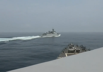 Chinesisches Kriegsschiff LUYANG III DDG 132 ...