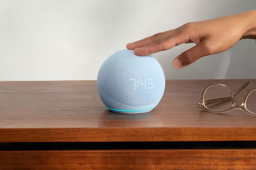 Amazon Echo Dot 5 Gen: intelligenter Lautsprecher mit Bewegungssensor, eingebauter Uhr und Alexa für 39 Euro