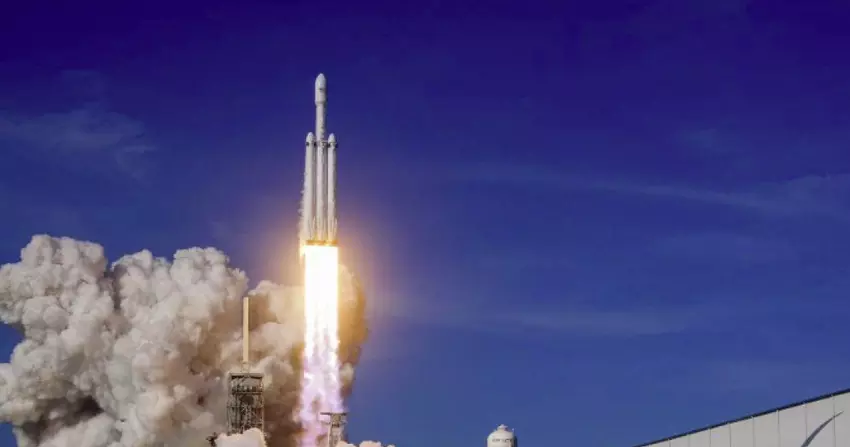 SpaceX Falcon Heavy-Raketen für den Start von geheimen US-Satelliten zugelassen