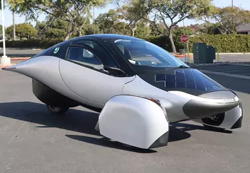 Aptera stellte auf der CES 2025 ...