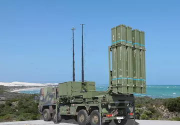 Olaf Scholz versprach, IRIS-T in die ...